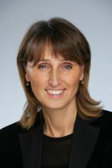 Portrait Dr. med. Dr.med.dent. Irina Brzenska, Belleza Praxis-Klinik, Berlin, MKG-Chirurgin