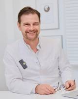 Portrait Dr. med. Claudius Kässmann, Lege Artis, Praxis für Ästhetische und Plastische Chirurgie, Bergisch Gladbach, Chirurg, Plastischer Chirurg