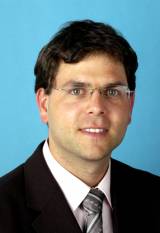 Portrait Prof. Dr. Dr. Philipp Streckbein, IZI - Zentrum für Zahnimplantate & MKG Chirurgie, Limburg, Zahnarzt, MKG-Chirurg, Oralchirurg