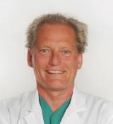 Portrait Dr.med Patrick Bauer, Arabellaklinik München, Praxis für ästhetische Brustchirurgie, München, Plastischer Chirurg