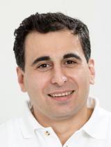 Portrait Dr. med. dent. Ihsan Nurali, Zahnarztpraxis Dr. Nurali, Praxis für Implantologie und Ästhetische Zahnheilkunde, Neuffen, Zahnarzt