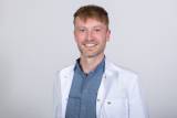 Portrait Dr. Felix Schneiderhan, Traumlächeln Berlin, Berlin, Kieferorthopäde
