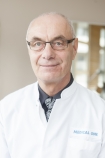 Portrait Prof. asoc. Dr. med. Klaus Plogmeier, Medical One SchönheitsKlinik Berlin, Berlin, Plastischer Chirurg, Facharzt für Plastische und Ästhetische Chirurgie