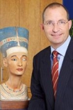 Portrait Dr. Stefan Schill, Nofretete Klinik GmbH & Co.KG, Bonn, Chirurg, Plastischer Chirurg