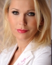 Portrait Dr. med. Darinka Keil, BeautyDoc Schönheitsklinik, Fachklinik für Ästhetisch-Plastische Chirurgie, Bad Dürkheim, Hautärztin, Fettabsaugung, Lidstraffungen, Laser-Enthaarung, Laser Besenreiser und Krampfadern, Tattooentfernung mit Laser, Botox und Hyaluron Unterspritzung, Fraxel Laser, Fett Weg Spritze