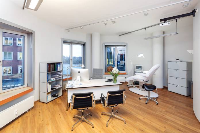 , Dr. med. Jens Diedrichson, Plastische Chirurgie im Medienhafen, Gemeinschaftspraxis für Plastische und Ästhetische Chirurgie, Düsseldorf, Plastischer Chirurg
