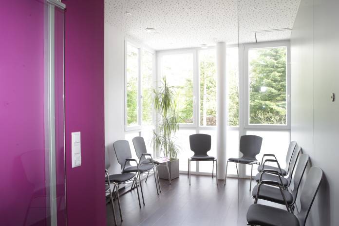 , Dr. med. Markus Ennen, Fachübergreifende Gemeinschaftspraxis, Kinder- und Hausärztliche Gemeinschaftspraxis, Schortens, Allgemeinarzt, Hausarzt, Facharzt für Innere Medizin (Eric Menkens),, , Betriebsmedizin, Führerscheinuntersuchungen (Dr. Ingo Beier), Fachärztin für Kinder- und Jugendmedizin (Dr. Barbara Wickenburg-Ennen)