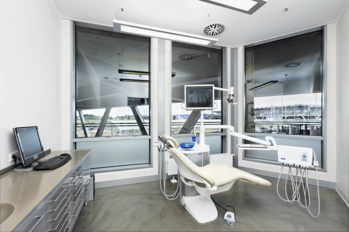 , Jochem Heibach, dental suite am Köln Bonn Airport, Köln, Zahnarzt, Spezialist der Implantologie, , international expert in Oral Implantology