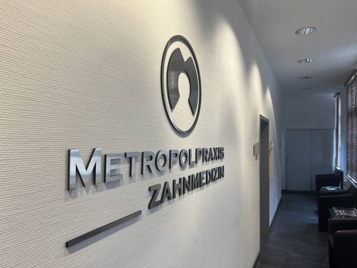 , Sebastian de Barse, Zahnarzt Nürnberg Innenstadt - Metropolpraxis für Zahnmedizin MVZ GmbH, Nürnberg, Zahnarzt