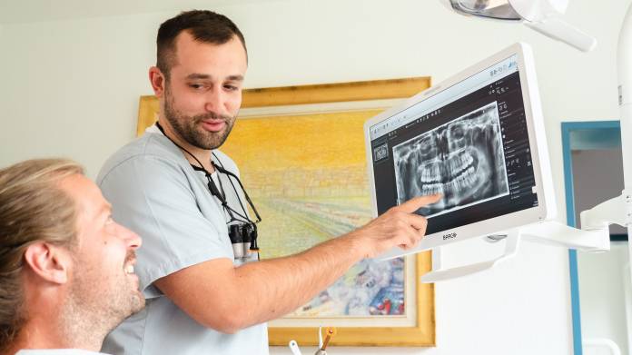 , Antreas Gkazianis, Zahnarztpraxis am Oldentruper Park, Bielefeld, Zahnarzt